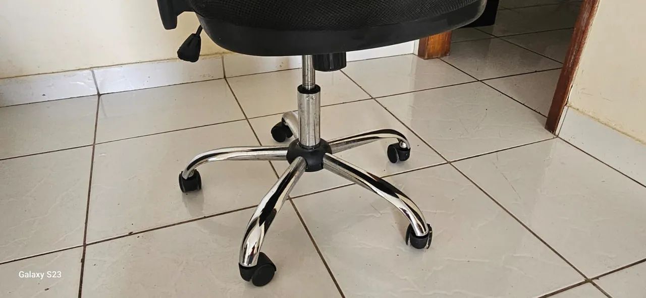 Cadeira de Escritório Giratória com Rodas - Foto 2