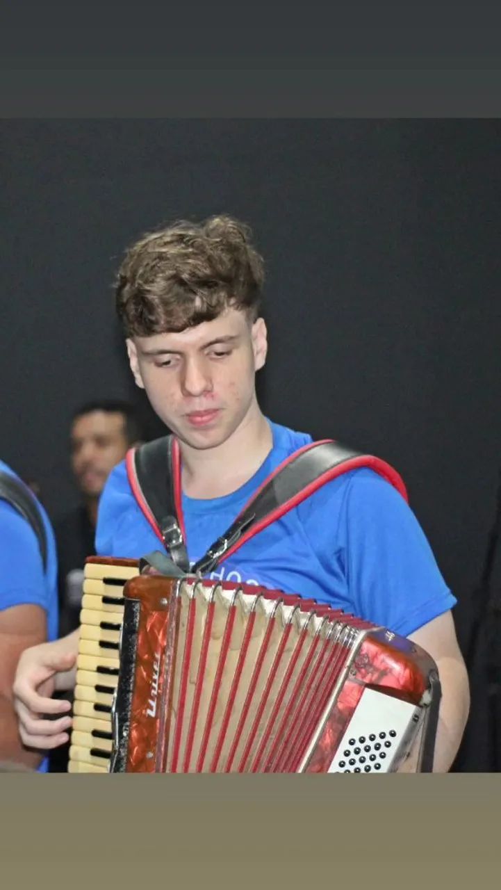 ACCORDION LESSONS FOR CHILDREN AND ADULTS ... THEORY AND PRACTICAL CLASS64298714556035122