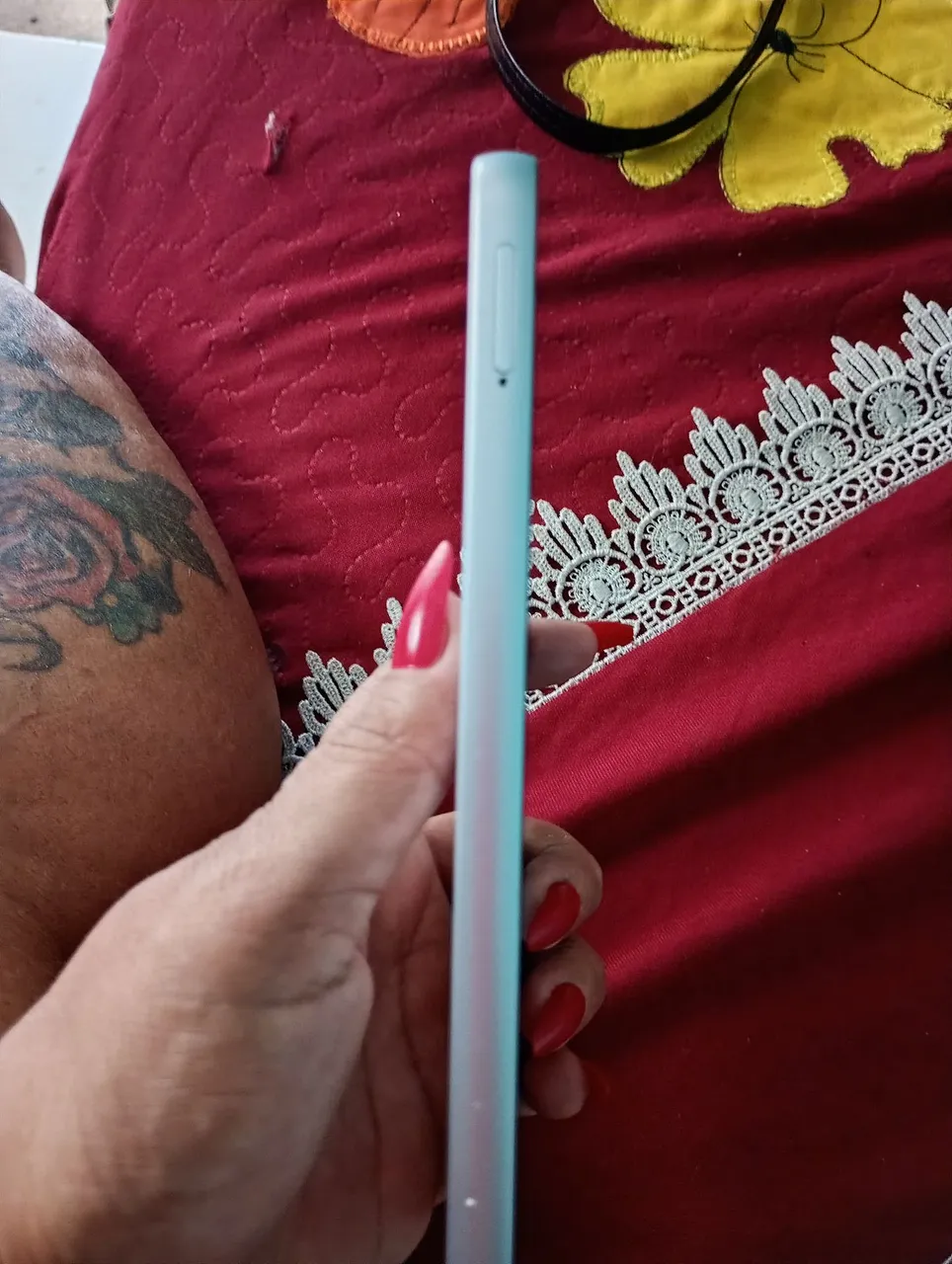 Celular semi novo