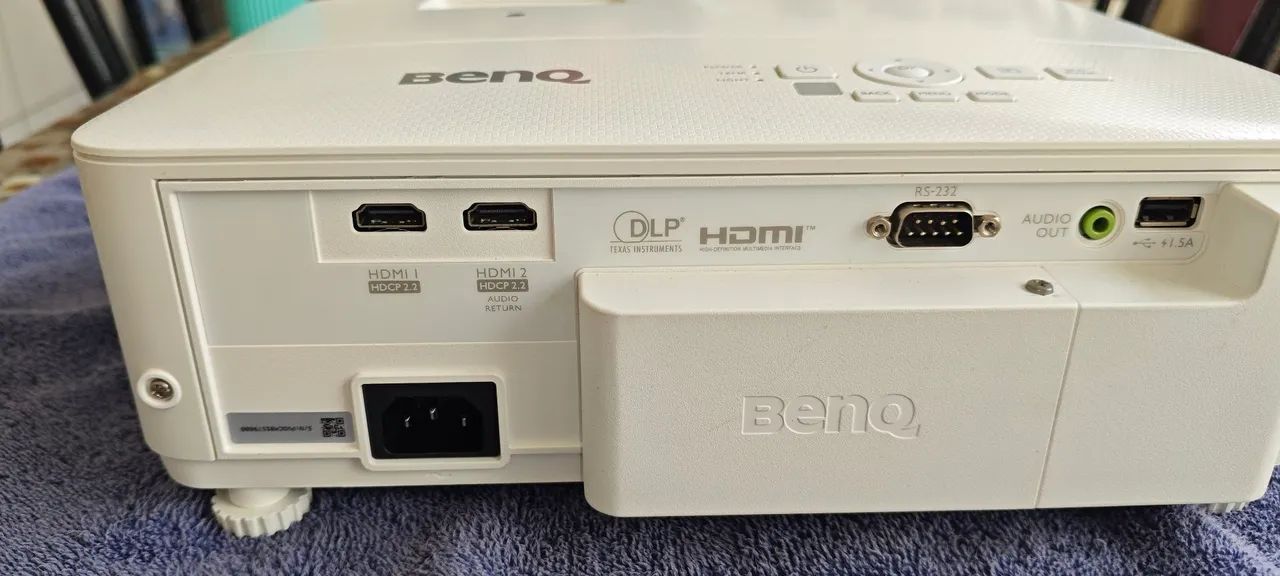 Oportunidade Super Projetor Gamer BENQ TK 700 UHD 4k (Obs Lampada Nova) - Foto 6