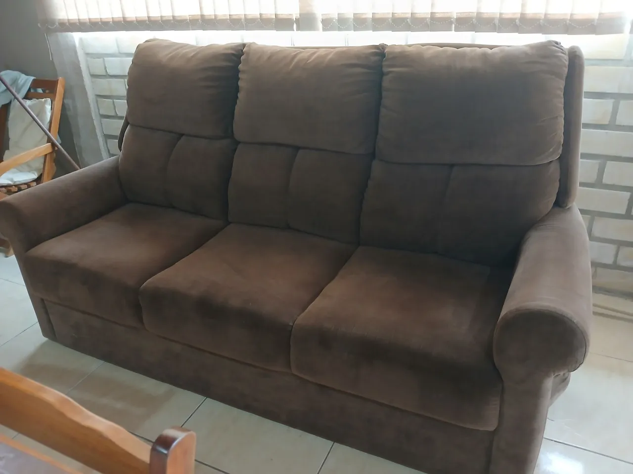 Sofá 3 Lugares Marrom