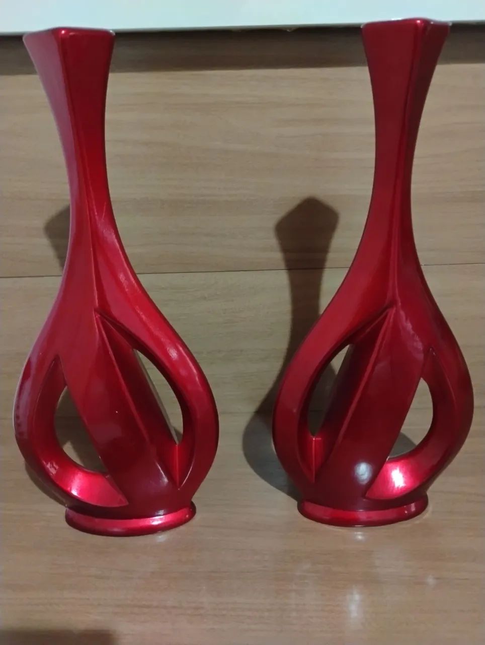 Par de Vasos Decorativos Vermelhos