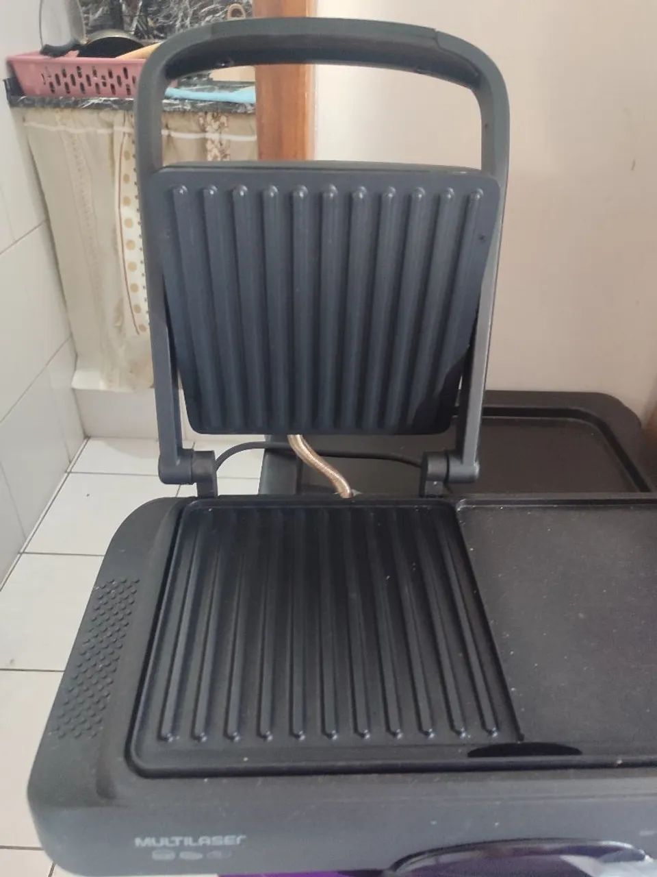 Sanduicheira e Grill - Multifuncional - Foto 3