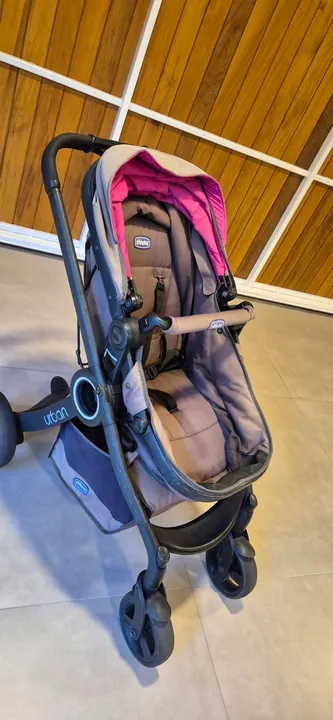 Carrinho bebê Chicco Urban Plus com itens moisés e engate para bebê conforto da Chicco