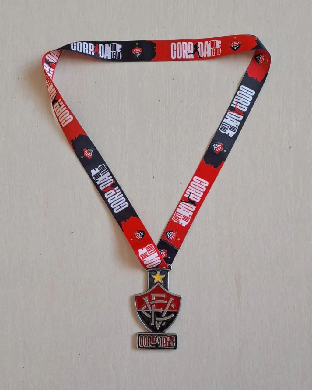 MEDALHA VITÓRIA FUTEBOL CORRIDA DO LEÃO - Foto 2