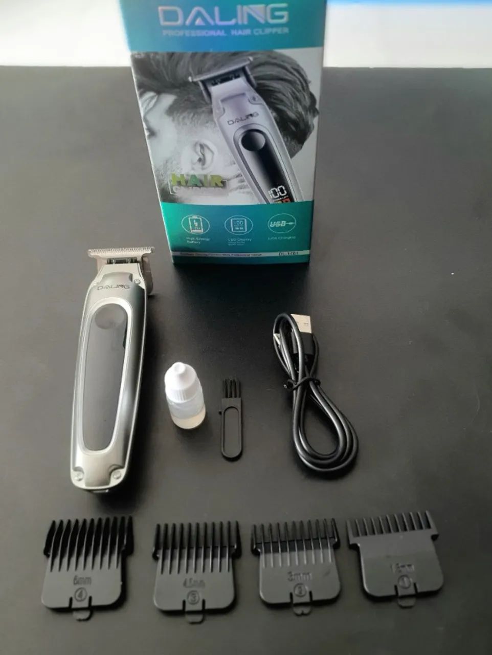 Maquina de Cortar Cabelo e Acabamentos a Bateria - Foto 2