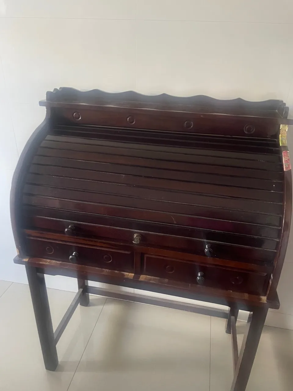 Escrivaninha Clássica Antiga de Madeira