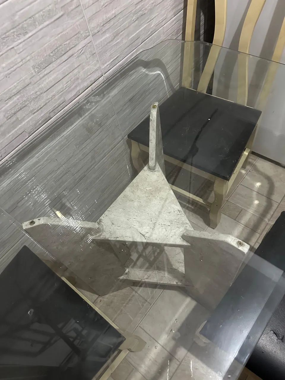 Marble table64596065547778123