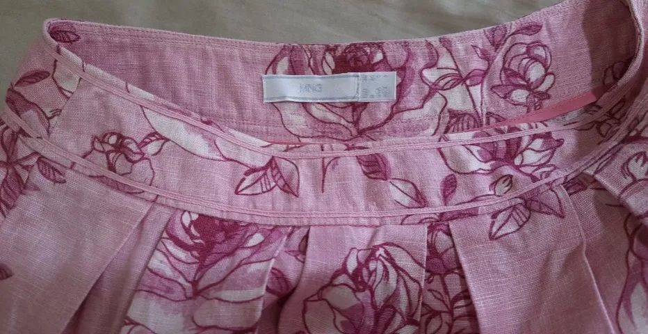 Saia rosa com estampa floral Mango. - Foto 2