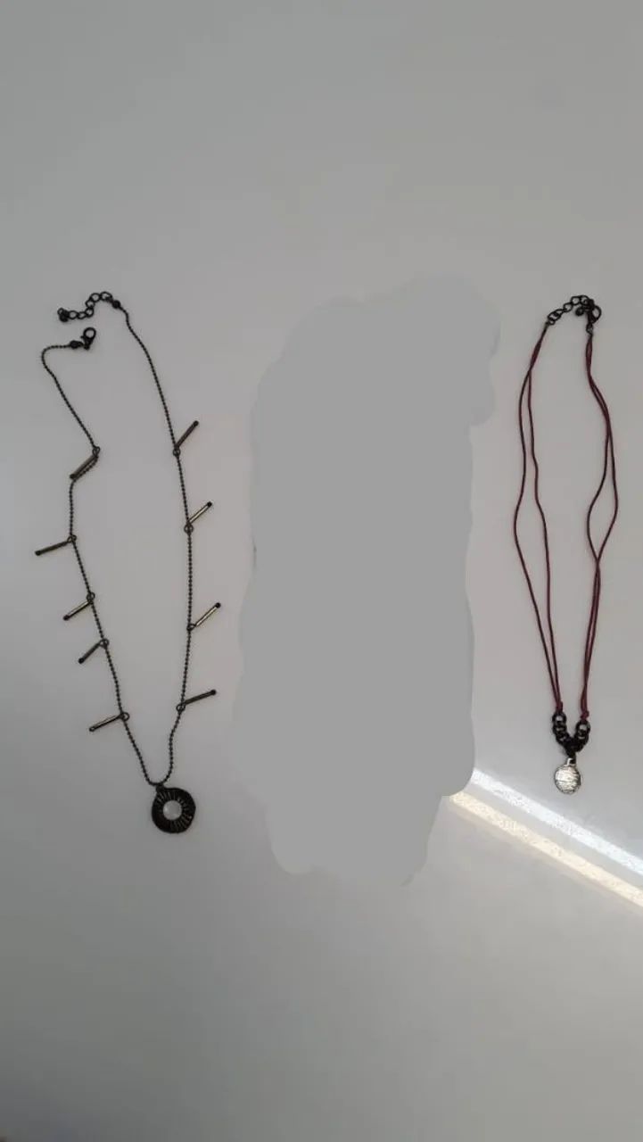 Colares artesanais unissex.