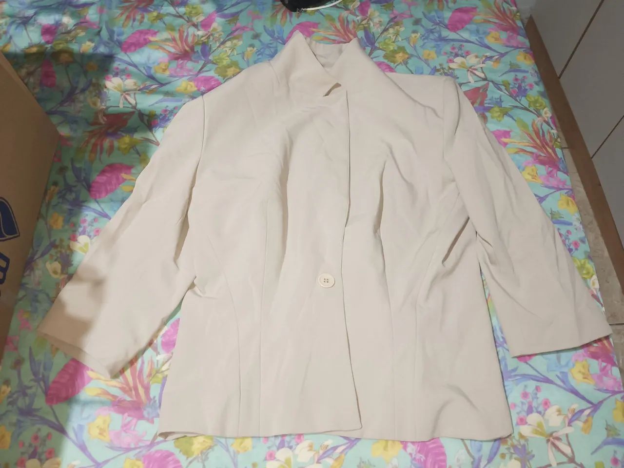 1 JAQUETA E 3 BLAZER TIPO TERNINHO, LEIA O ANÚNCIO  - Foto 2