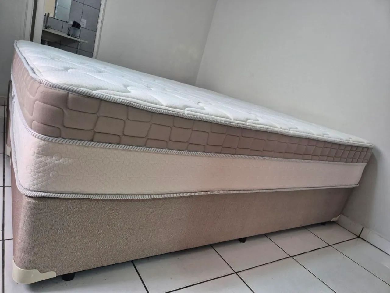 ? VENDO URGENTE - CAMA BOX KING COMPLETA! ? - Foto 3