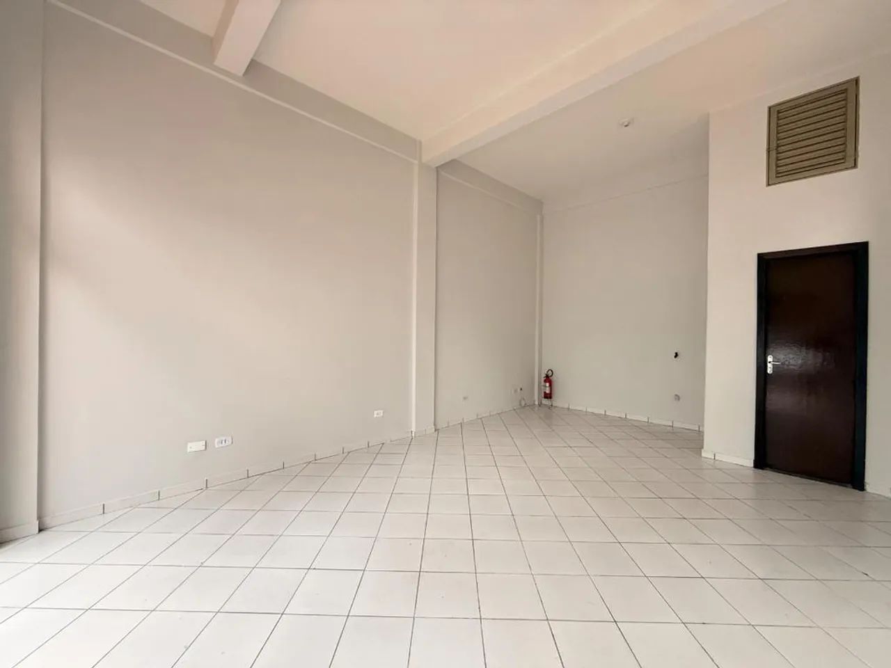 Sala para alugar em Maringá, Zona 07, com 28 m² - Foto 3