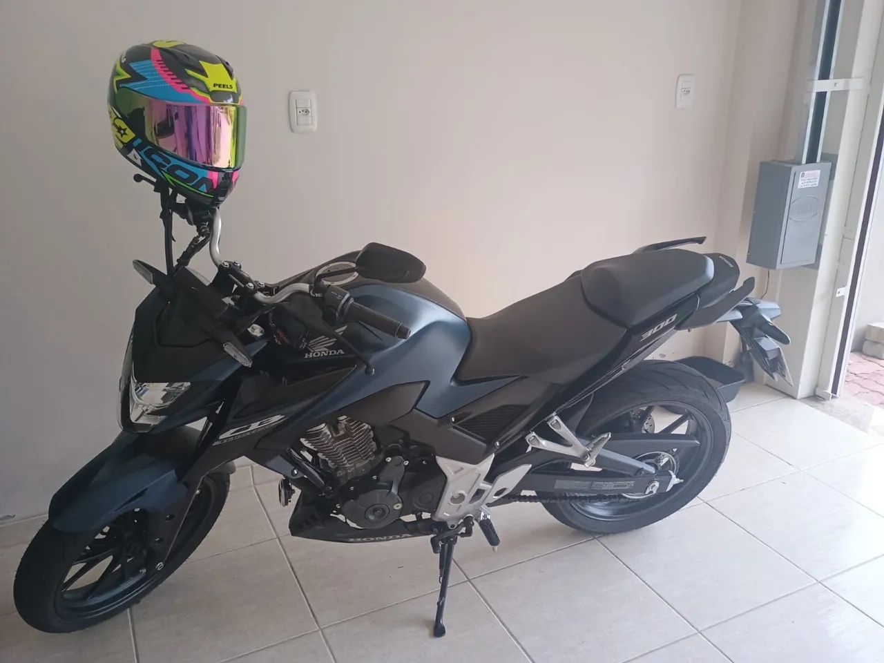 Cb 300 