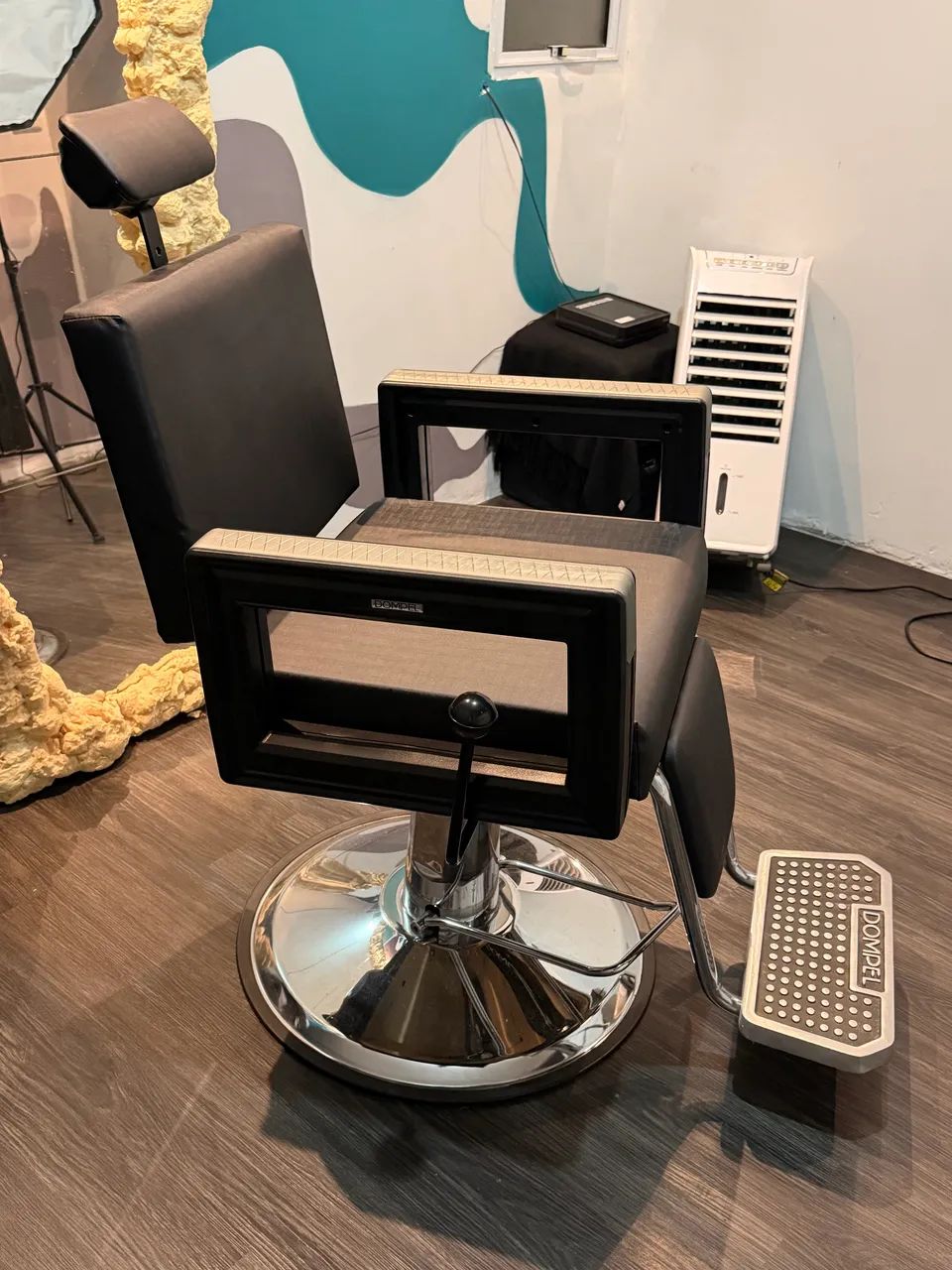 Cadeira de Barbeiro Dompel Square Barber Premium em excelente estado de conservação. - Foto 4