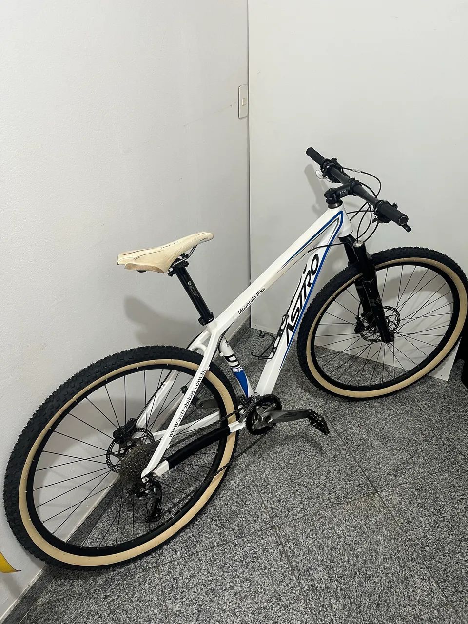 Vendo bicicleta aro 29 MTB - Foto 2