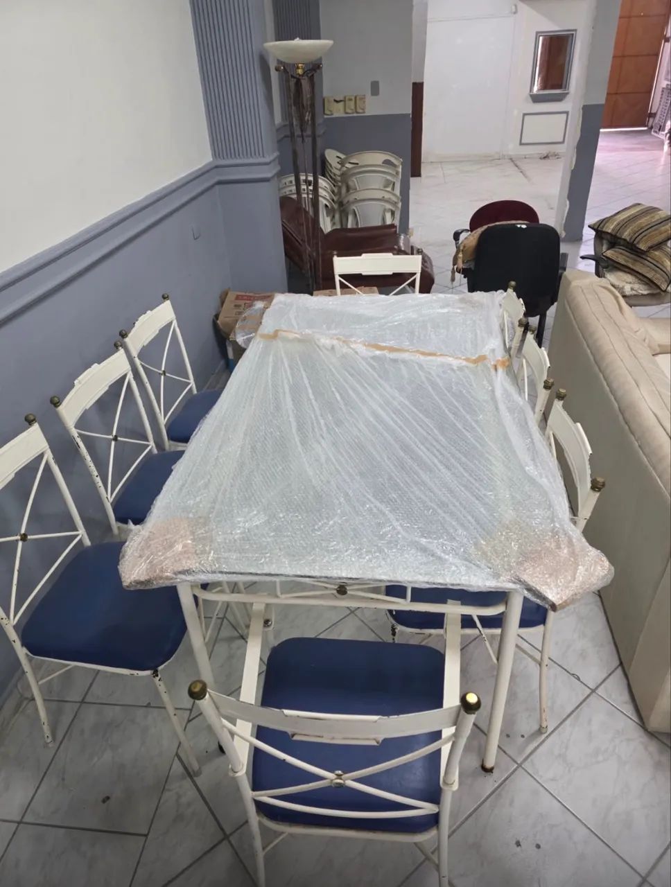 Mesa de jantar com 8 cadeiras, metal e vidro - Foto 2