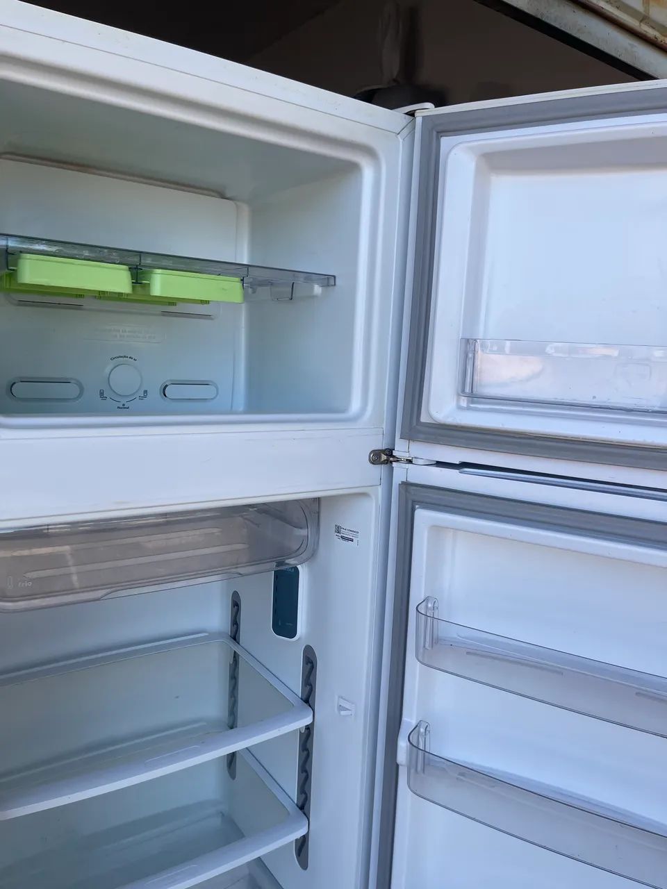 Vendo geladeira bem conservada ! - Foto 2