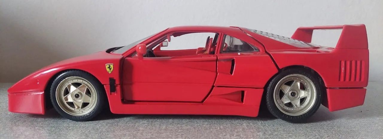 Miniatura 1:18 Ferrari F40 - Foto 5