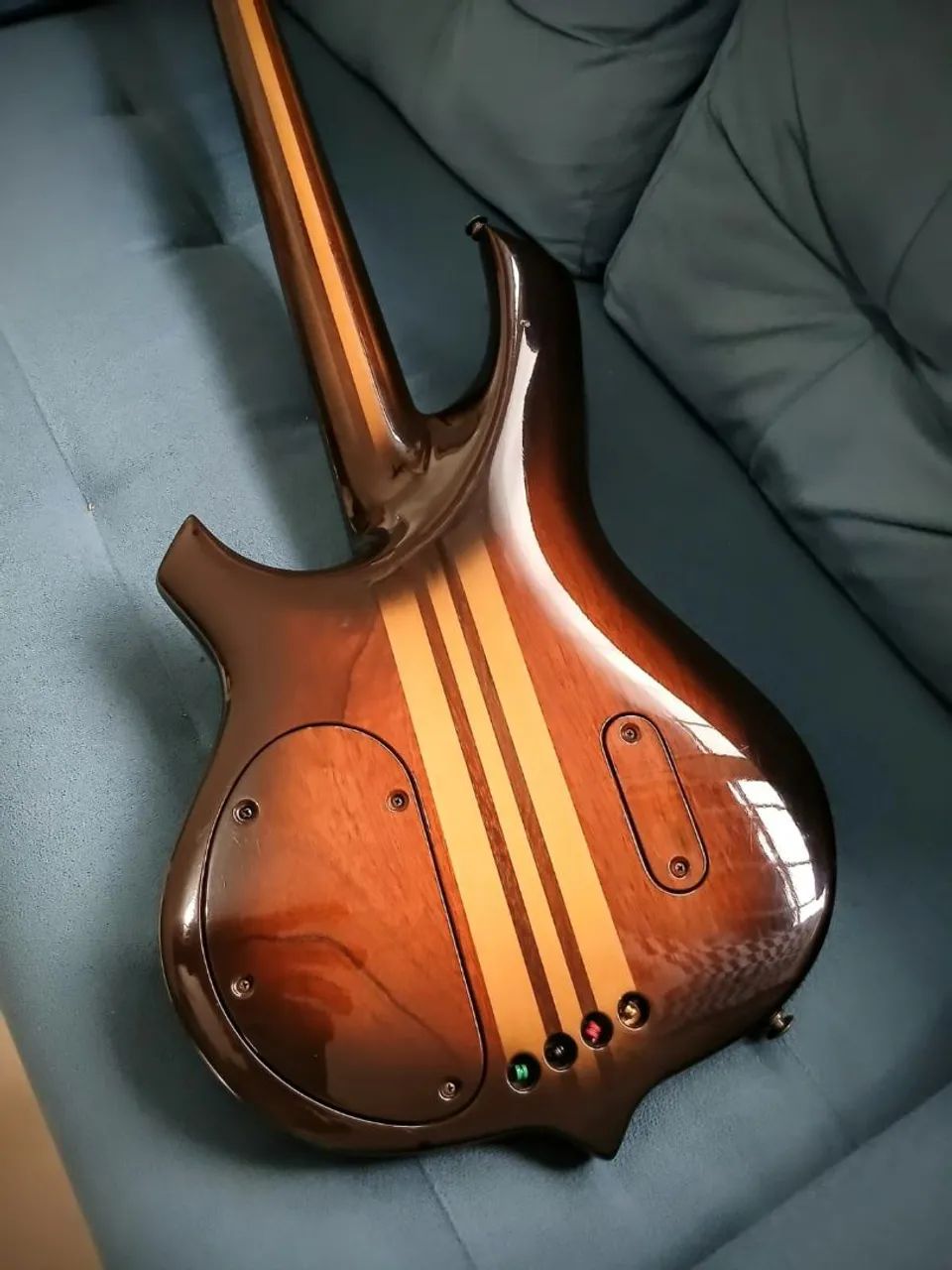 Contrabaixo Cherutti MUITO NOVO! - Foto 3