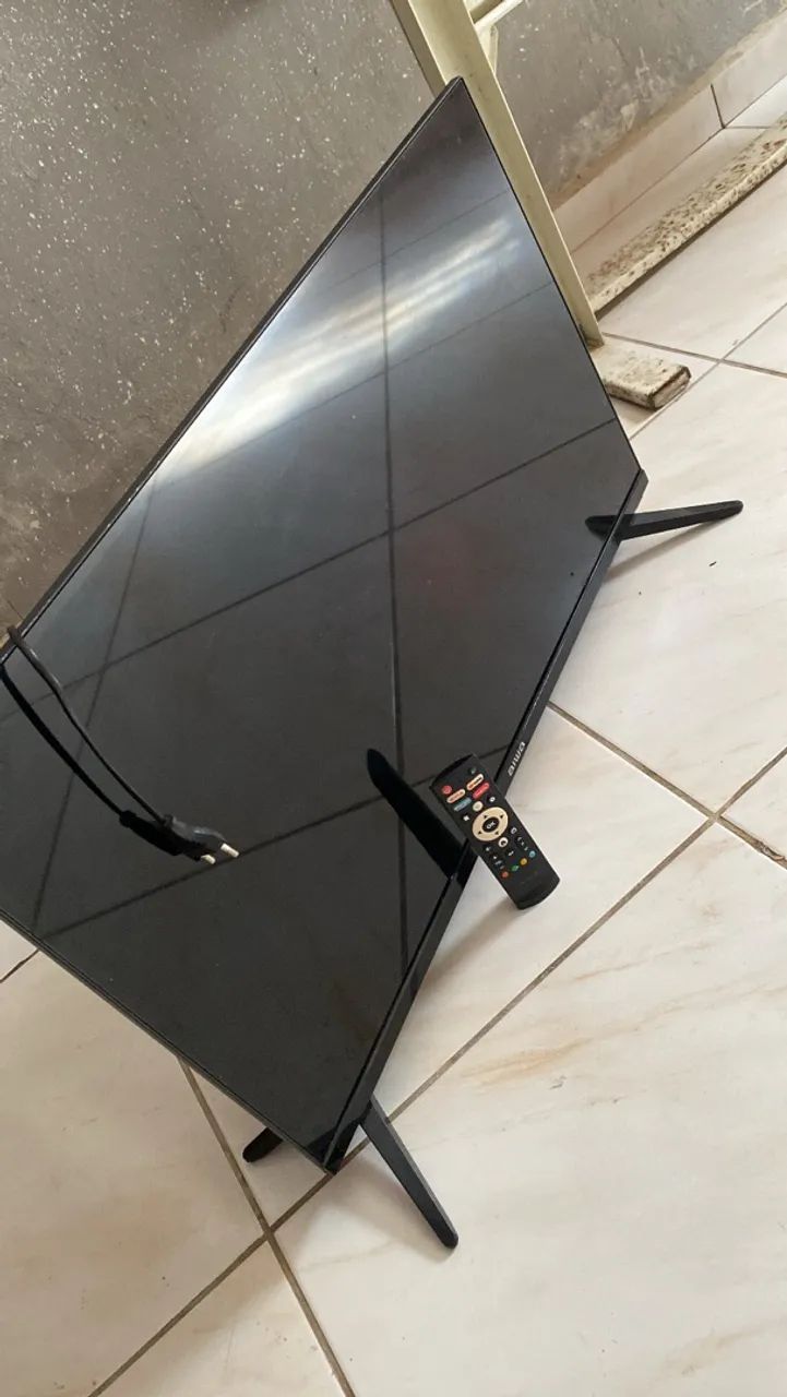 Televisão semi nova 