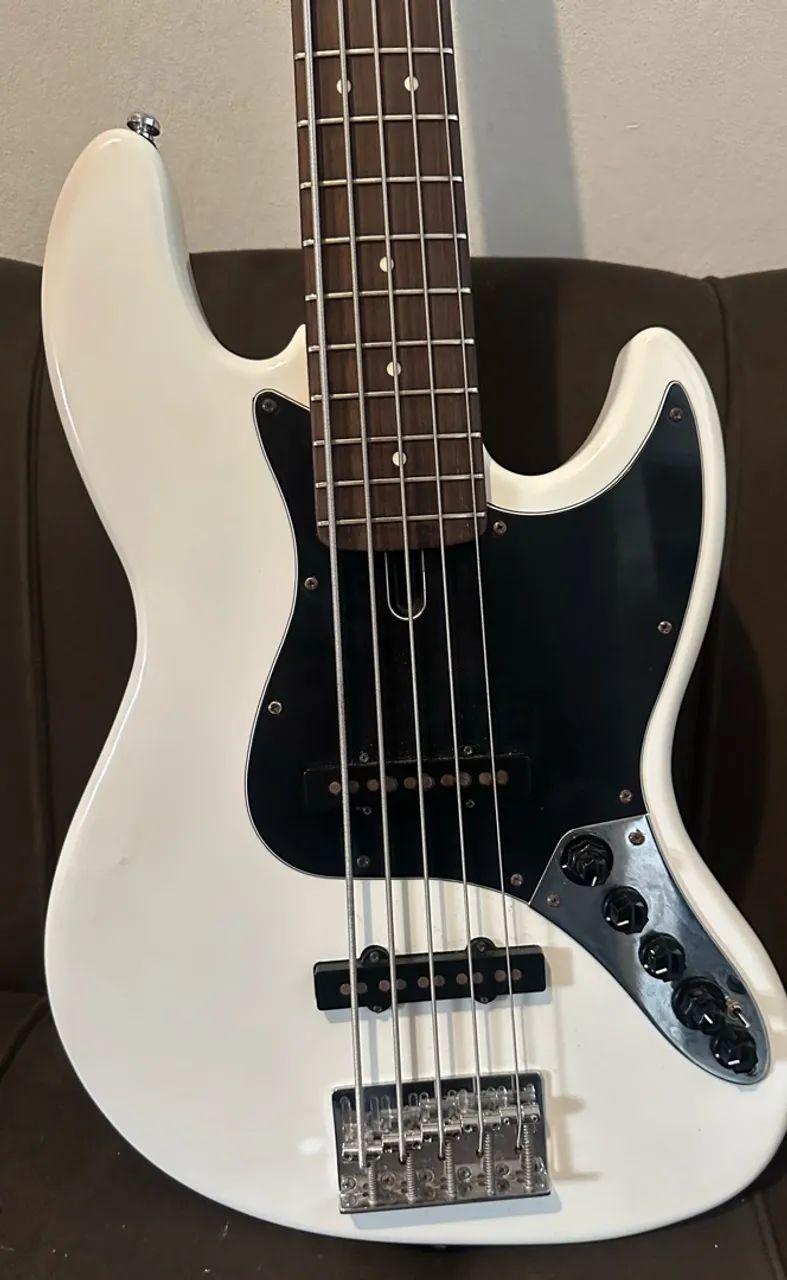 Baixo Sire V3