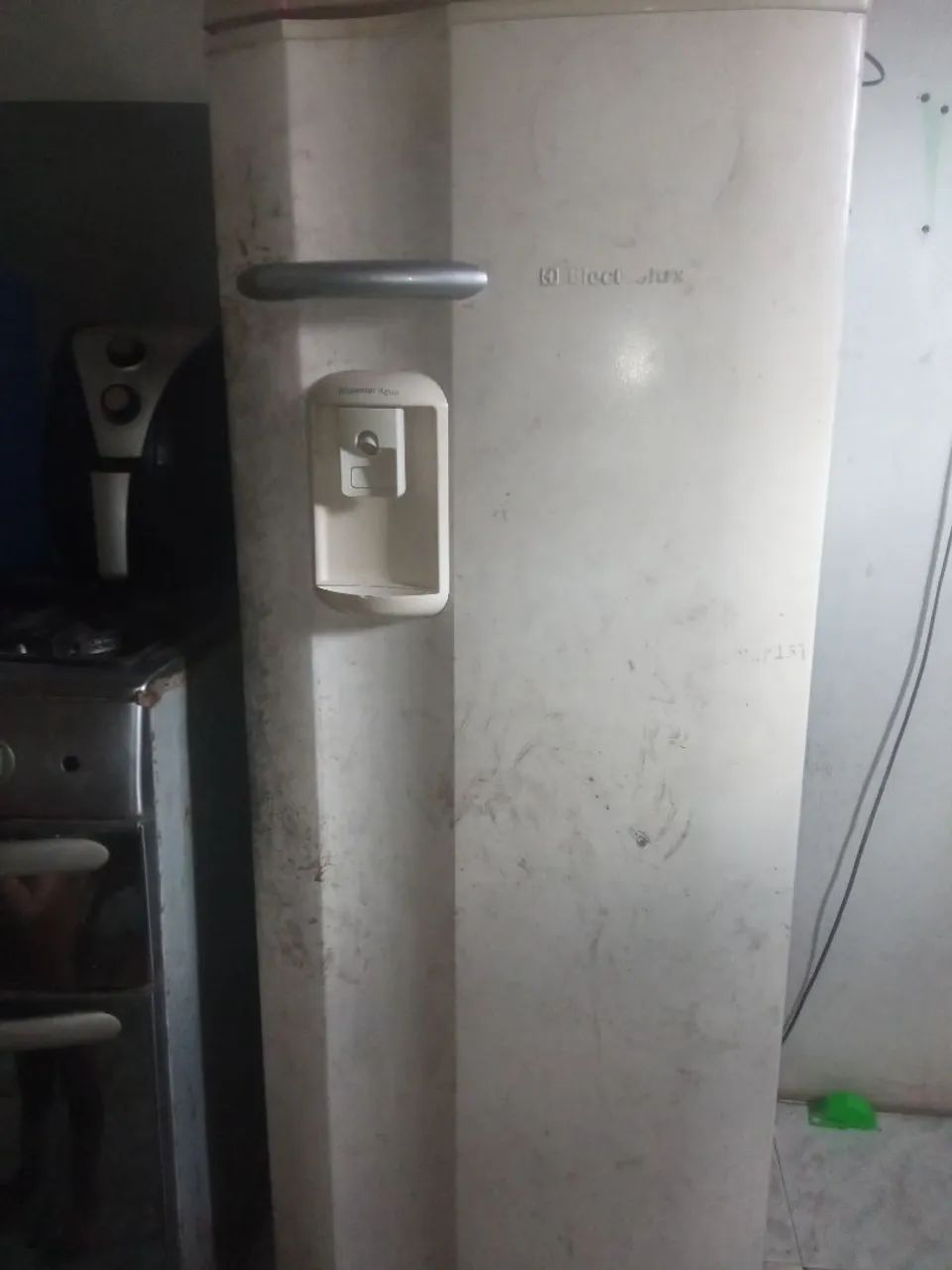 Vendo sofá, geladeira e máquina! - Foto 4