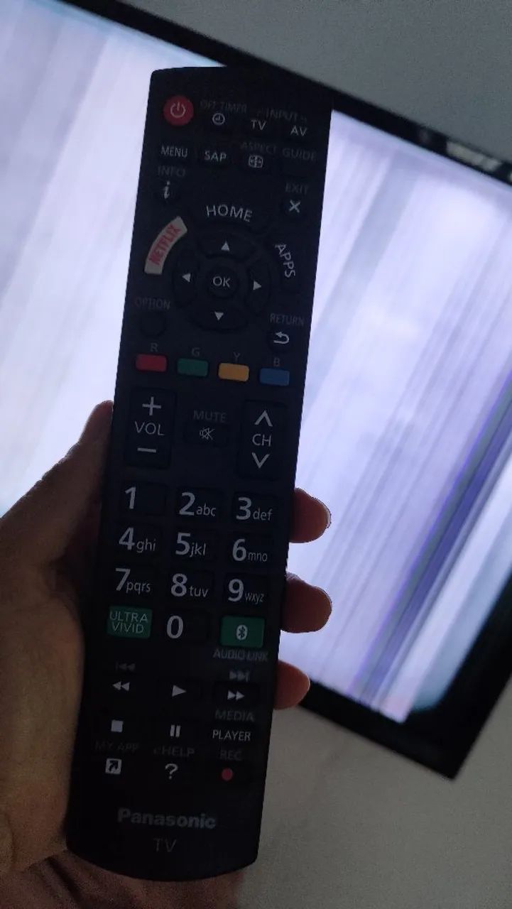 Tv Panasonic smart 21" com defeito  - Foto 2