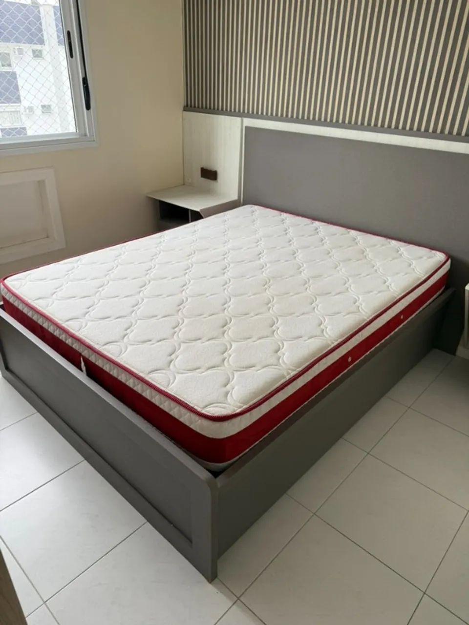 Colchão Queen Herval Imperial Suede D33 usado