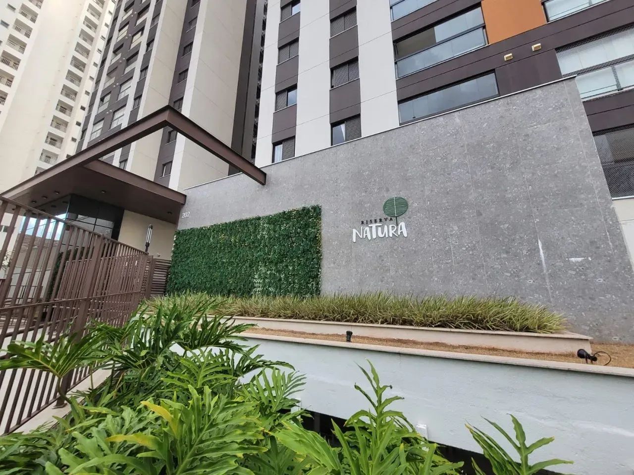 Apartamento para aluguel com 67 metros quadrados com 2 quartos