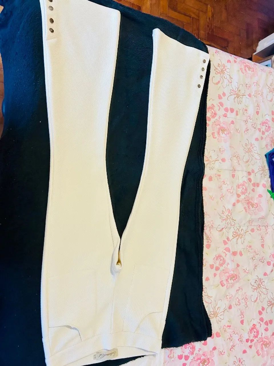 calça branca da marca Costume P - Foto 2