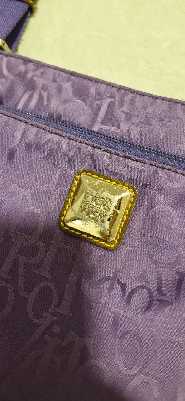 Bolsa Victor Hugo Transversal Roxa - Foto 3