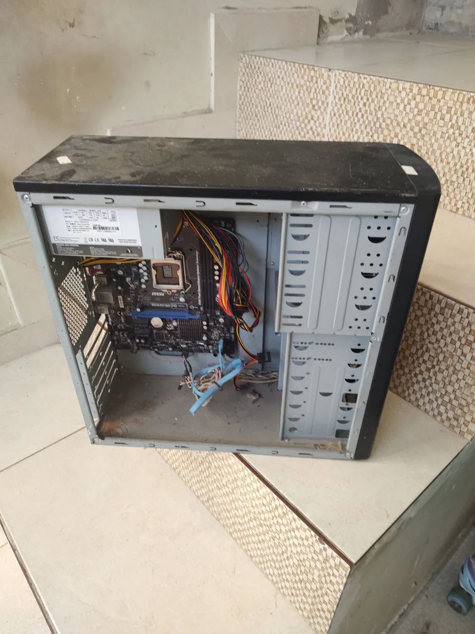 Gabinete +Fonte + Placa Mãe - Retirada de  Peças.