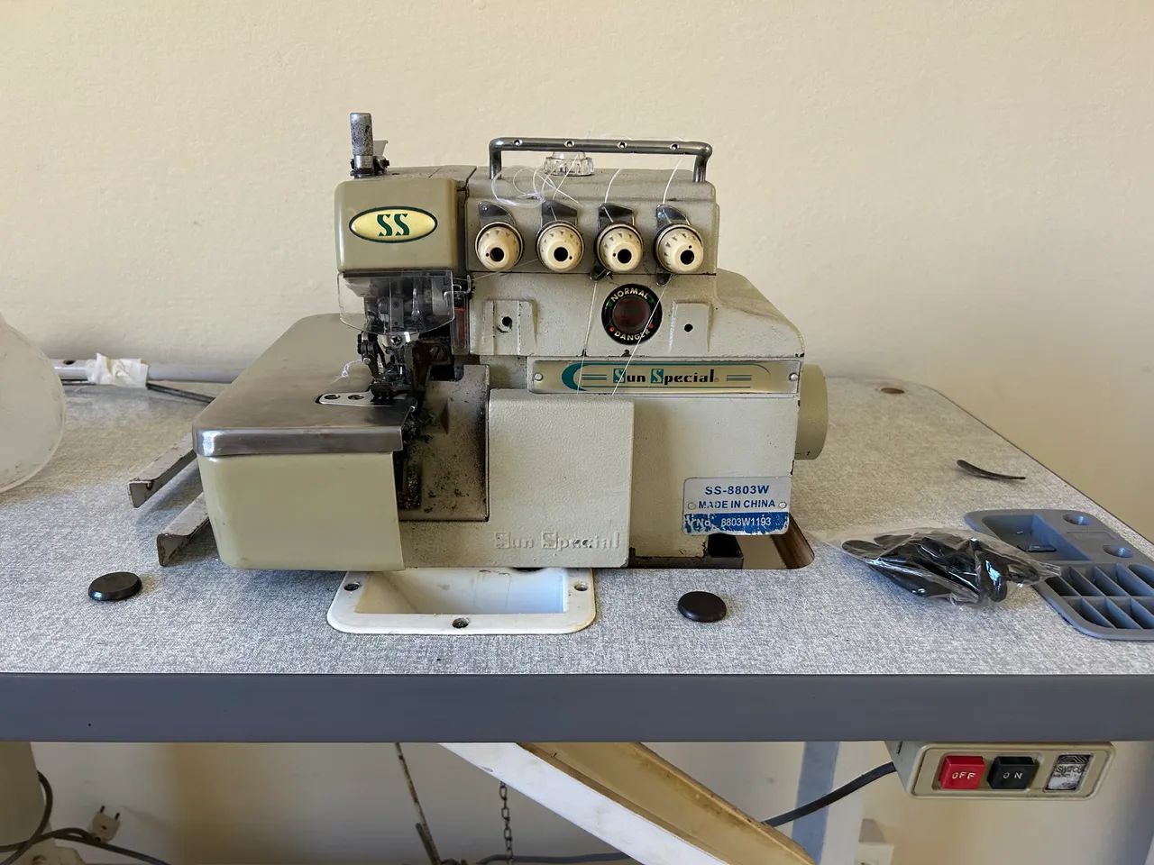 Máquina de costura overloque ótimo estado - Foto 2