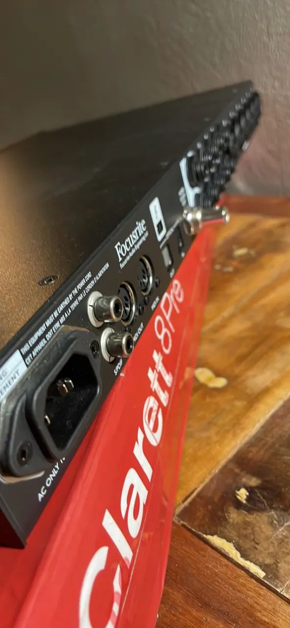 Interface de áudio Focusrite Clarett 8pre - Thunderbolt - Foto 3