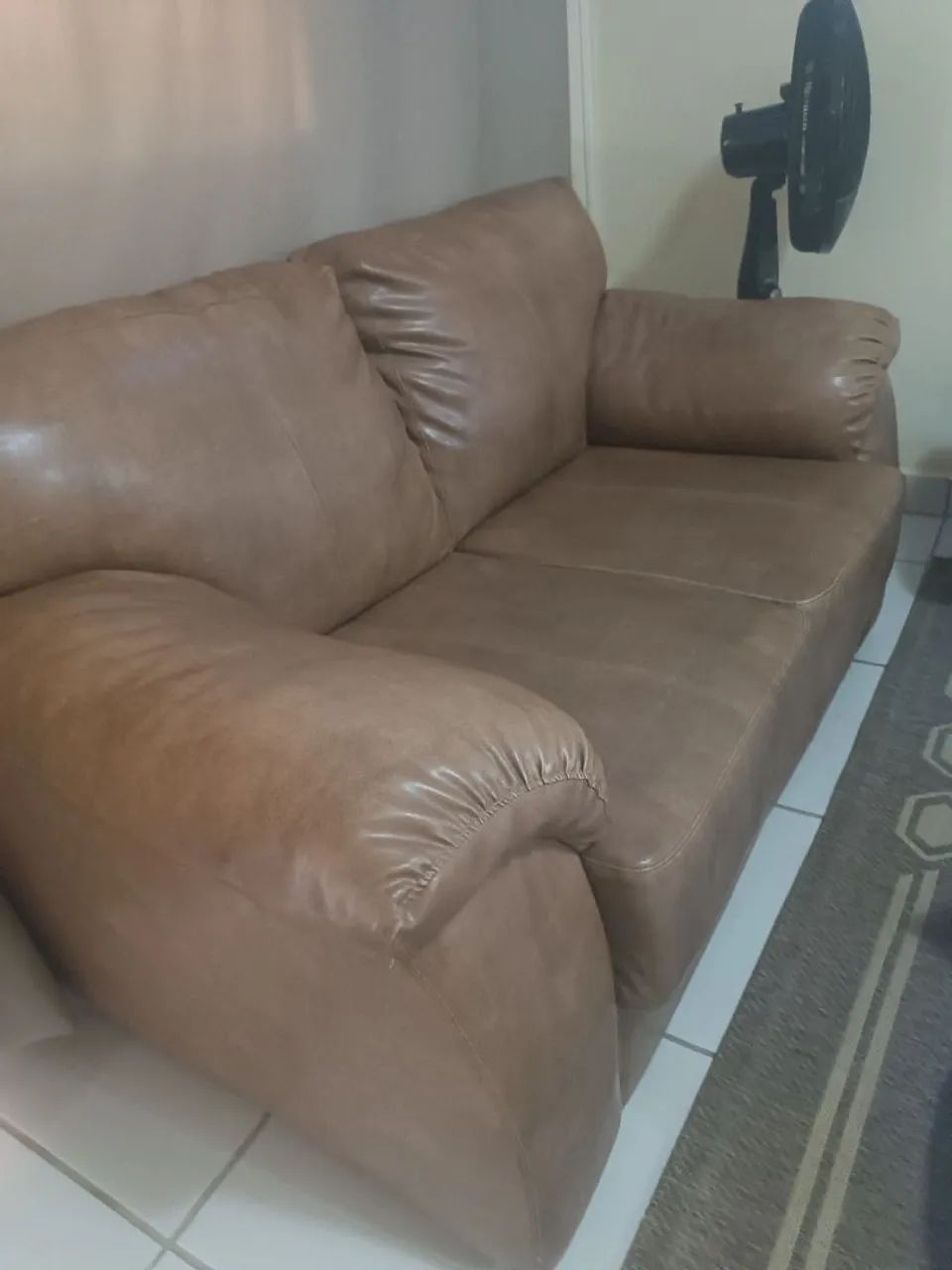 Vendo sofá dois lugares (Estofado novo) - Foto 2