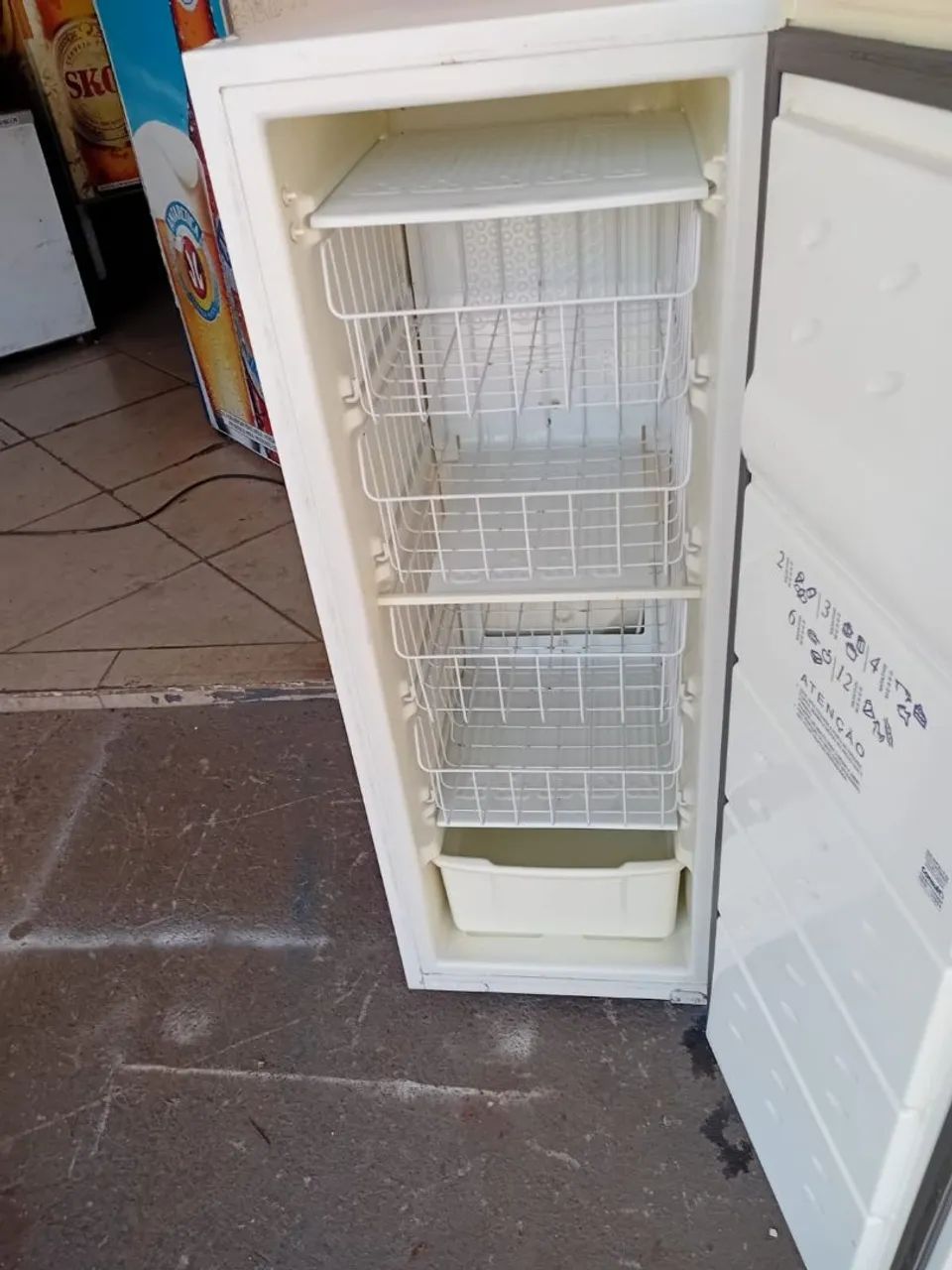 Freezer, vertical, Electrolux, slim, 157L - Foto 4