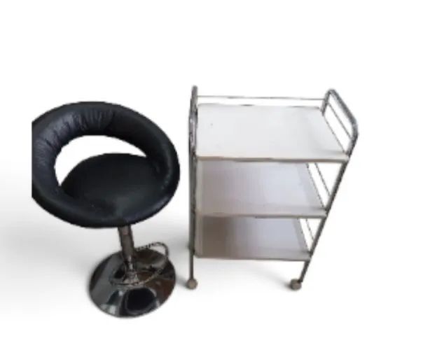 Mesinha de Estetica e Cadeirinha