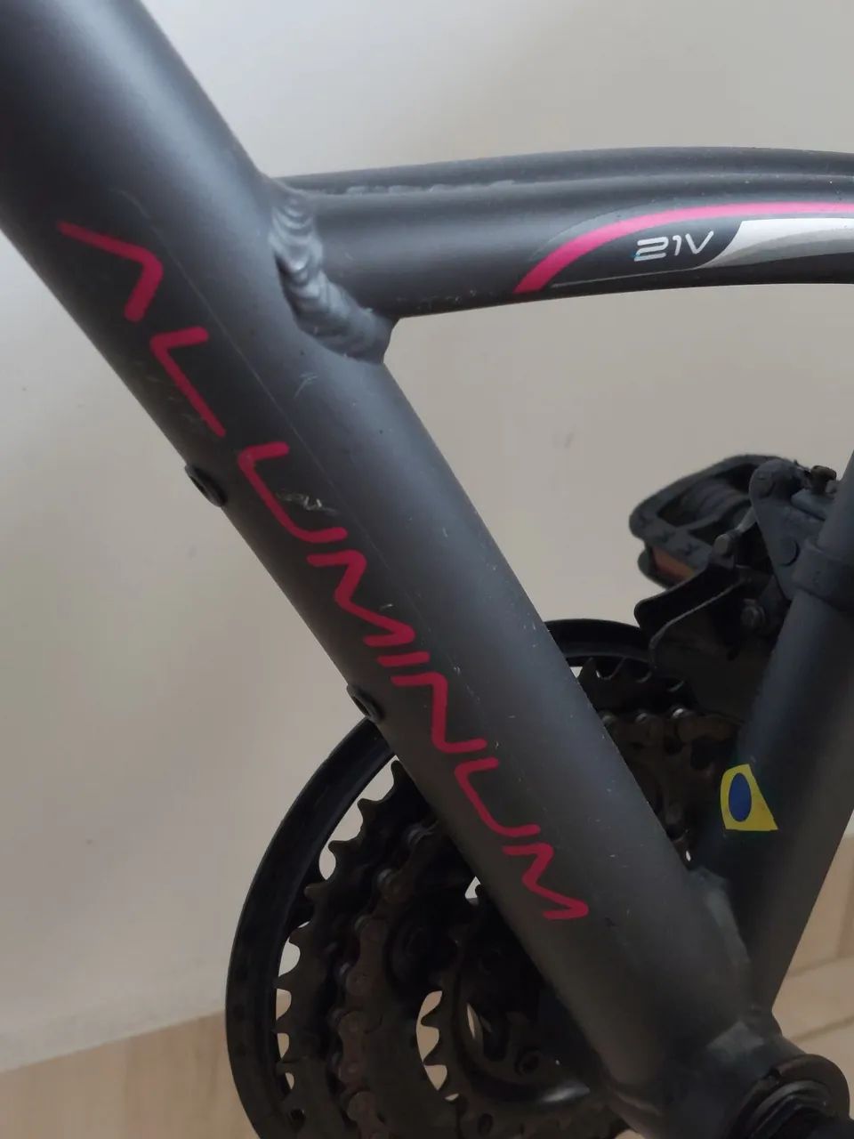 *Bicicleta SEMI-NOVA* Toda em ALUMÍNIO (6x SEM JUROS)
