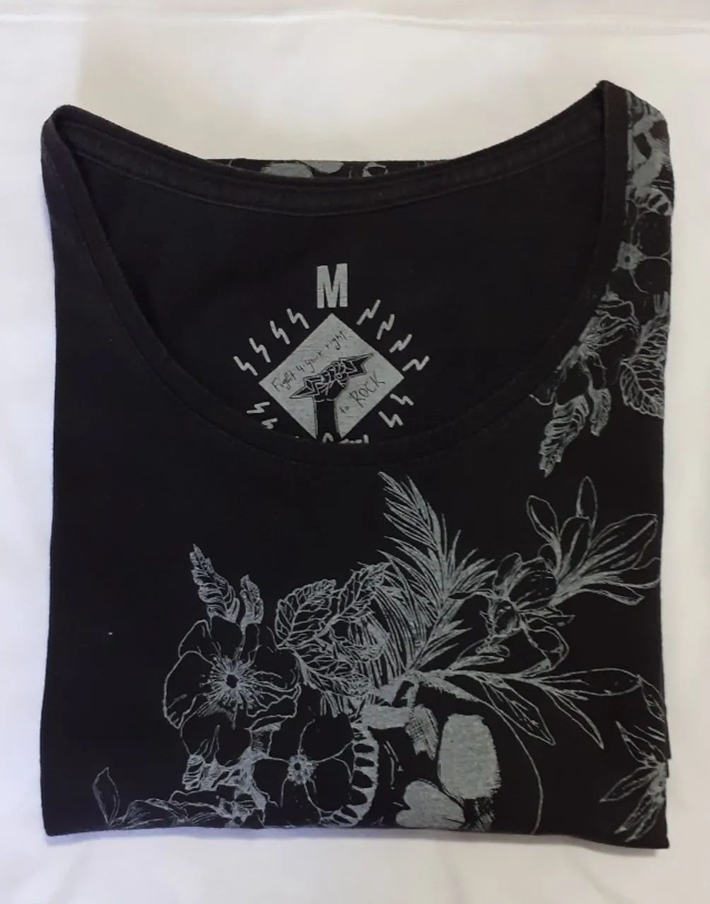 Camiseta masc Preta Floral - Foto 2