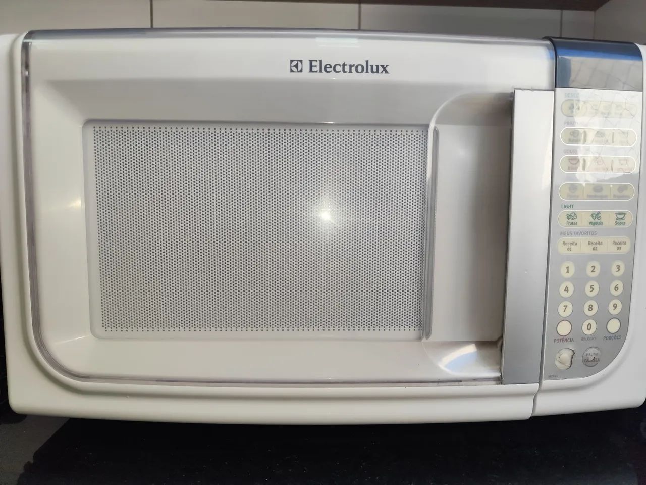 MICROONDAS ELETROLUX 31 LITROS