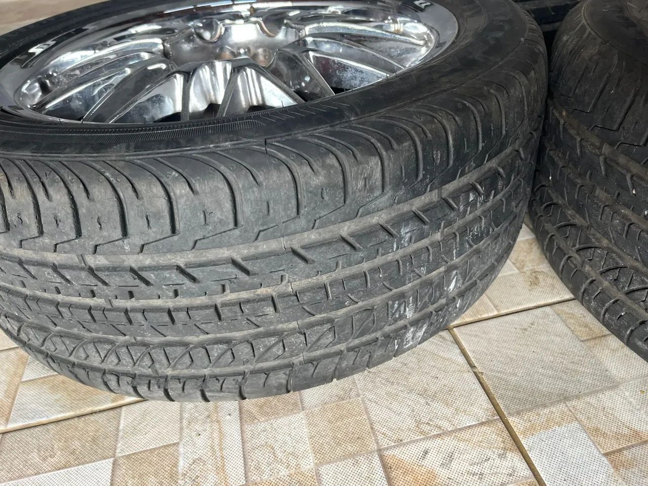 Rodas e pneu Goodyear  - Foto 3