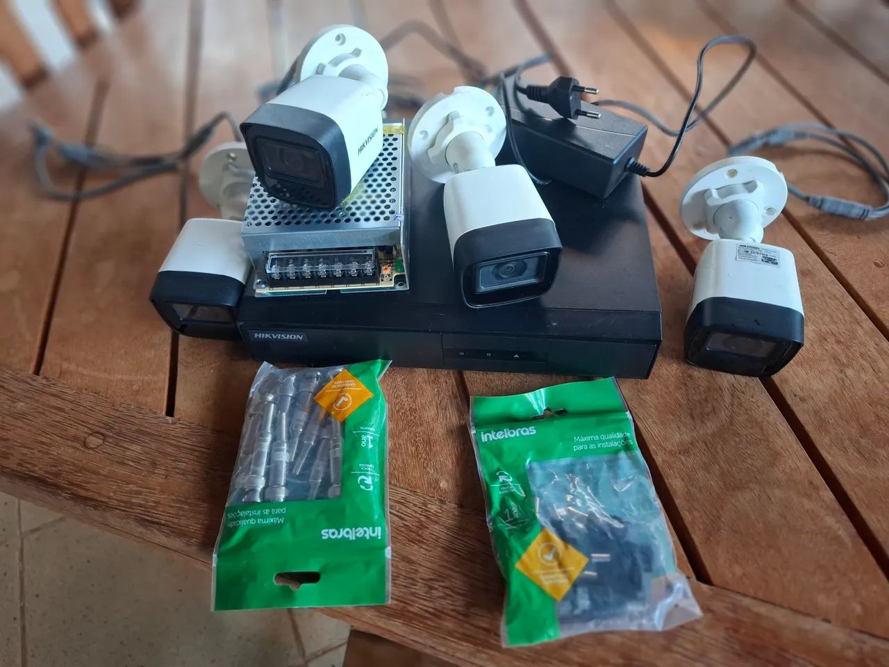 Kit dvr com 4 canais com 4 câmera  - Foto 2