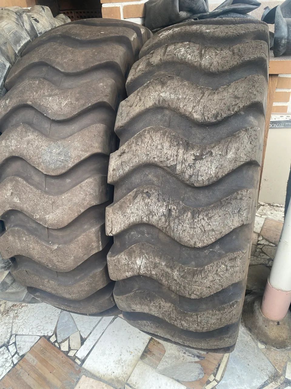 Pneus 17.5-25 L3 16 lonas - Foto 4