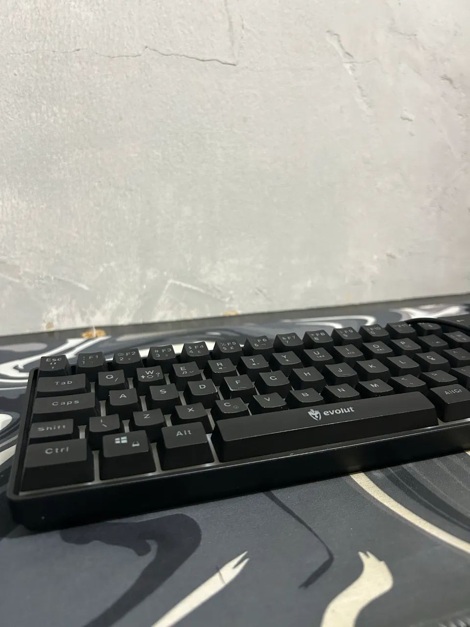 Teclado 60%, perfeita condições, com led!!!!