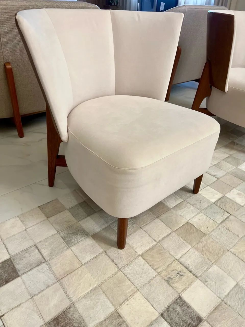 Poltrona orgânica para sala de estar. - Foto 2