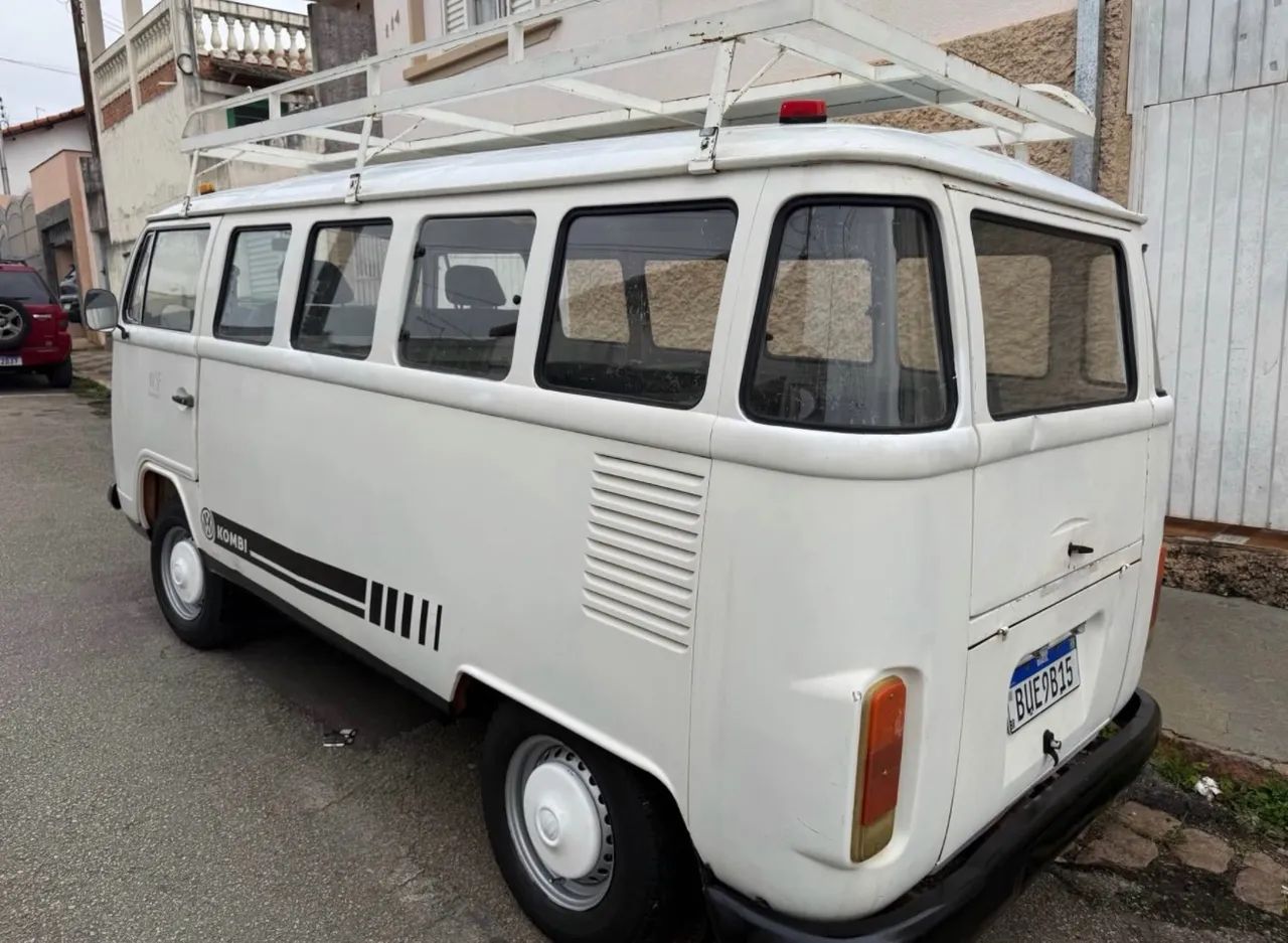 Volkswagen Kombi STANDARD/ LUXO/ SÉRIE PRATA 1996