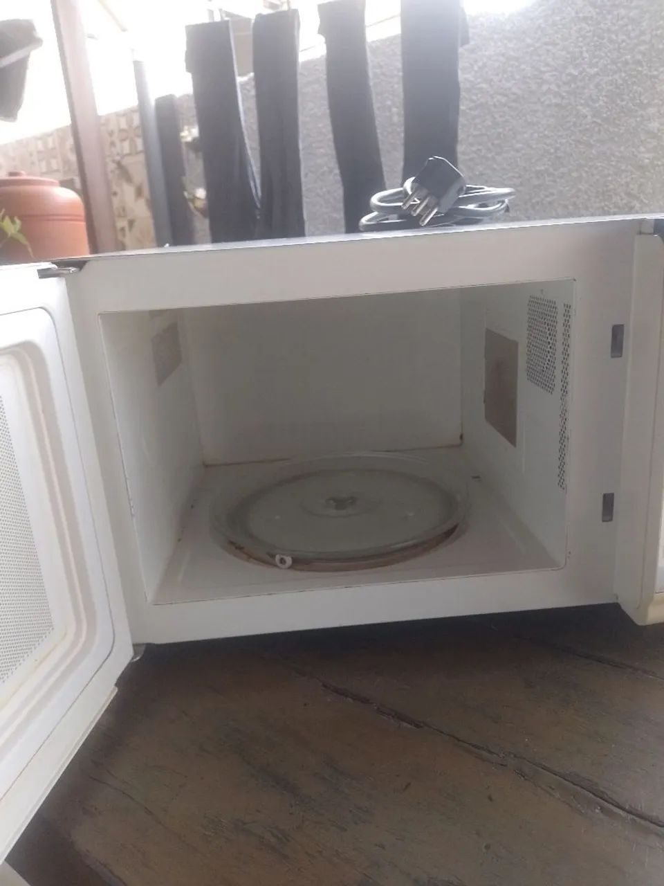 Microondas Eletrolux c/ defeito  - Foto 2
