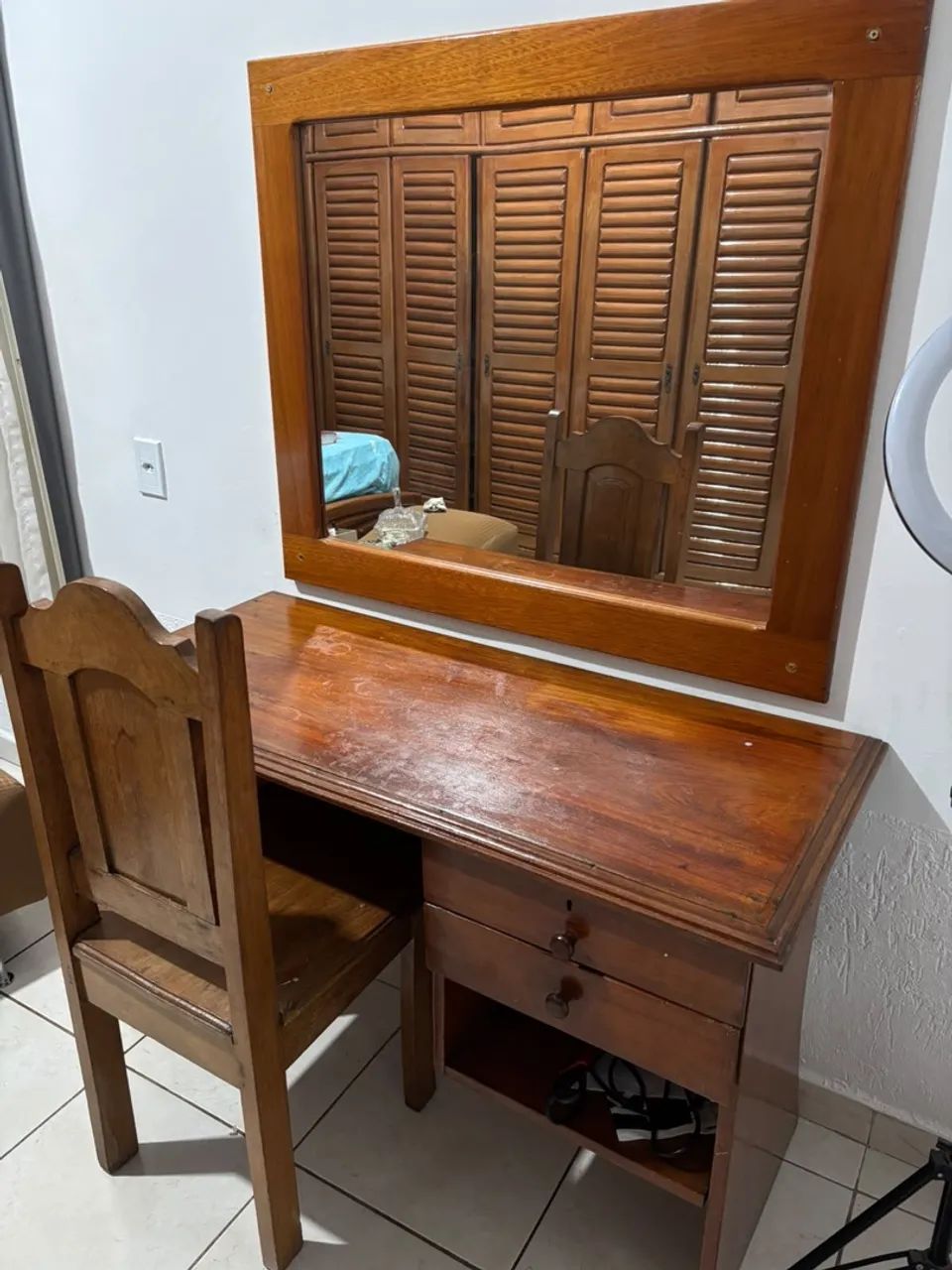 Vende-se Penteadeira de madeira - Foto 5