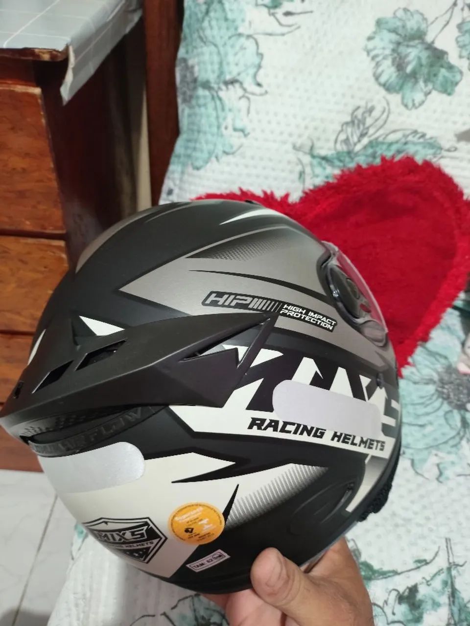 Vendo esse capacete zerado , nunca usado, motivo não deu na minha cabeça  - Foto 2